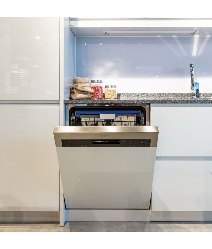 Máy rửa bát Malloca WQP12-J7309K E5